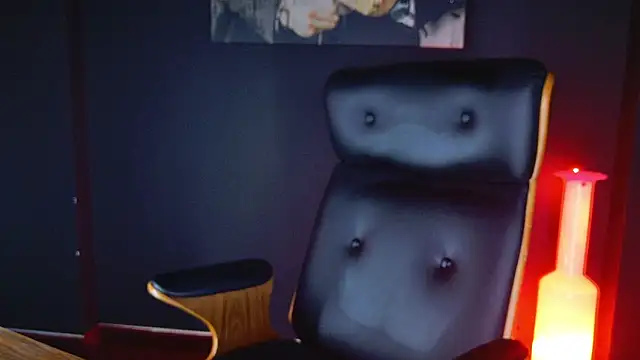 Snapshot of AngeloEric chatting on 12-09-24, 03:33 AngeloEric online show from 12-09-24, 03:33