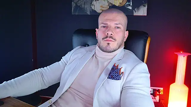 Snapshot of AngeloEric chatting on 12-11-24, 04:31 AngeloEric online show from 12-11-24, 04:31