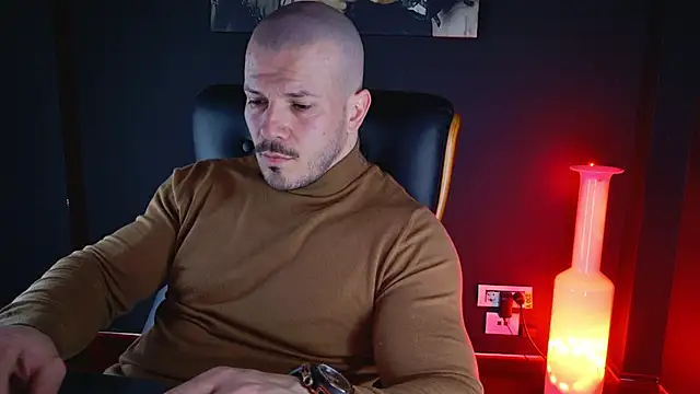 Snapshot of AngeloEric chatting on 12-17-24, 02:11 AngeloEric online show from 12-17-24, 02:11