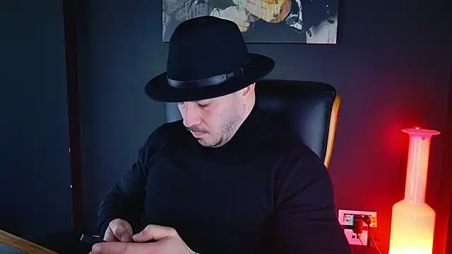 Snapshot of AngeloEric chatting on 12-19-24, 08:02 AngeloEric online show from 12-19-24, 08:02