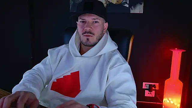 Snapshot of AngeloEric chatting on 12-29-24, 12:01 AngeloEric online show from 12-29-24, 12:01