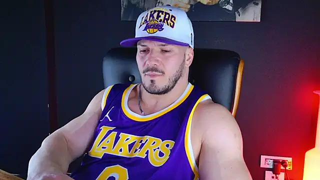 Snapshot of AngeloEric chatting on 01-03-25, 08:01 AngeloEric online show from 01-03-25, 08:01