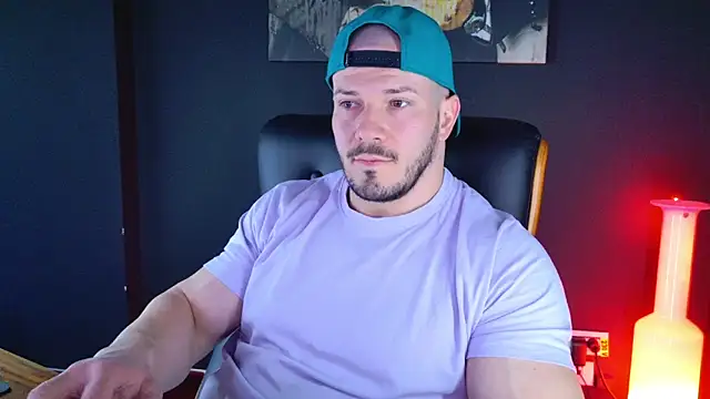 Snapshot of AngeloEric chatting on 01-06-25, 12:57 AngeloEric online show from 01-06-25, 12:57