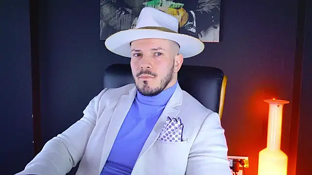 Snapshot of AngeloEric chatting on 01-09-25, 09:06 AngeloEric online show from 01-09-25, 09:06