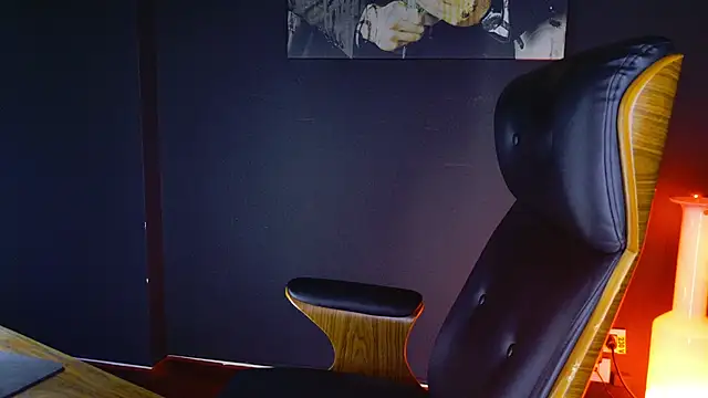 Snapshot of AngeloEric chatting on 01-10-25, 05:34 AngeloEric online show from 01-10-25, 05:34