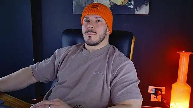 Snapshot of AngeloEric chatting on 01-20-25, 08:41 AngeloEric online show from 01-20-25, 08:41