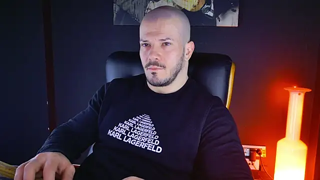 Snapshot of AngeloEric chatting on 01-21-25, 05:38 AngeloEric online show from 01-21-25, 05:38