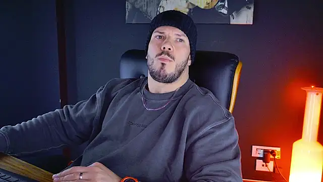 Snapshot of AngeloEric chatting on 01-27-25, 02:35 AngeloEric online show from 01-27-25, 02:35