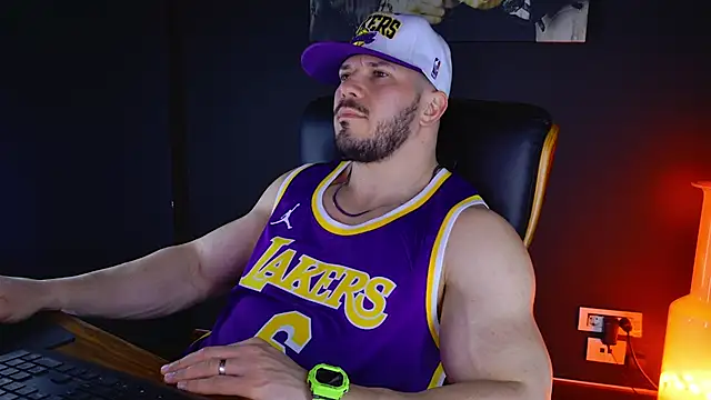 Snapshot of AngeloEric chatting on 02-03-25, 05:03 AngeloEric online show from 02-03-25, 05:03