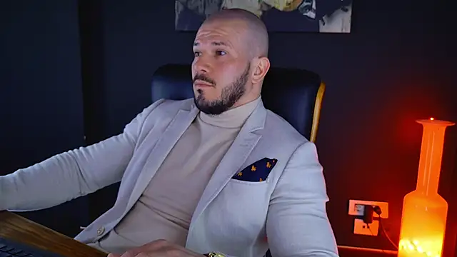 Snapshot of AngeloEric chatting on 02-05-25, 08:00 AngeloEric online show from 02-05-25, 08:00