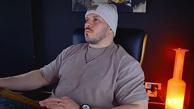 Snapshot of AngeloEric chatting on 02-13-25, 10:34 AngeloEric online show from 02-13-25, 10:34