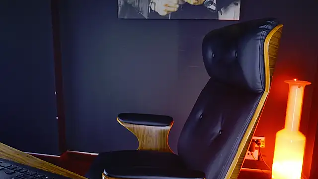 Snapshot of AngeloEric chatting on 02-13-25, 01:37 AngeloEric online show from 02-13-25, 01:37