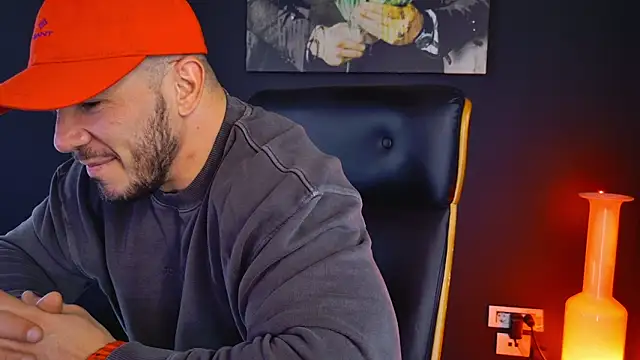 Snapshot of AngeloEric chatting on 03-18-25, 11:30 AngeloEric online show from 03-18-25, 11:30