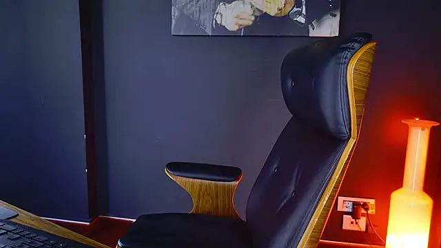 Snapshot of AngeloEric chatting on 03-20-25, 08:53 AngeloEric online show from 03-20-25, 08:53