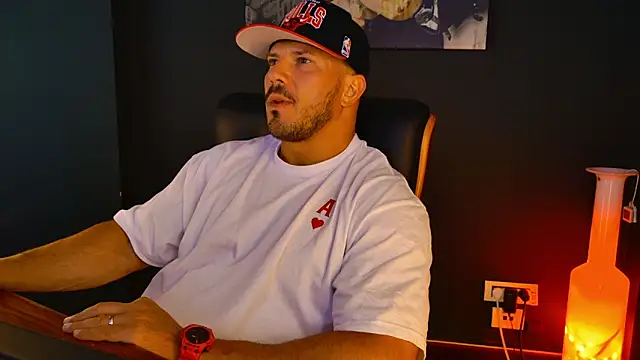 Snapshot of AngeloEric chatting on 09-09-25, 11:54 AngeloEric online show from 09-09-25, 11:54