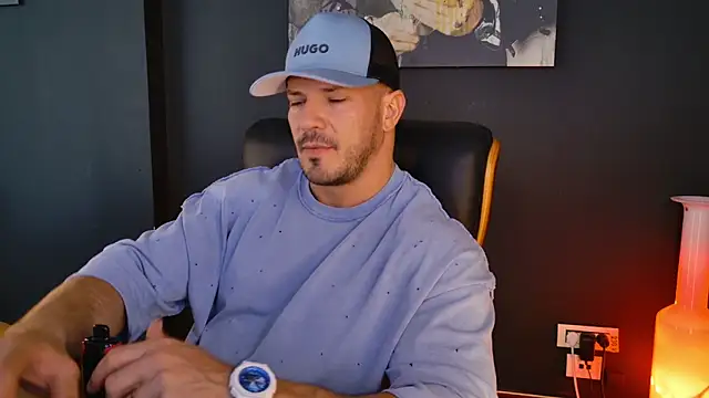 Snapshot of AngeloEric chatting on 09-25-25, 09:46 AngeloEric online show from 09-25-25, 09:46