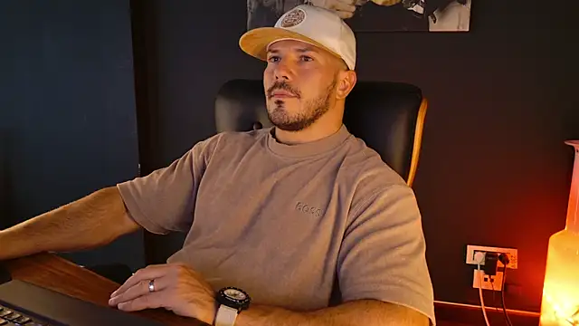 Snapshot of AngeloEric chatting on 09-30-25, 11:37 AngeloEric online show from 09-30-25, 11:37