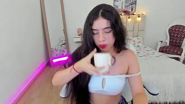 zoe turnner 18 online show from 01-13-25, 11:19