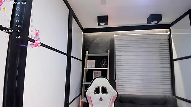 Snapshot of lilithTeen1_ chatting on 01-30-25, 07:39 lilithTeen1 online show from 01-30-25, 07:39