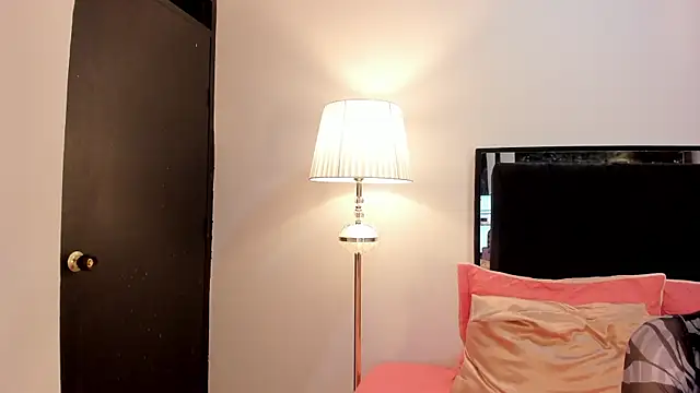 lilithTeen1  online show from 02-18-26, 04:30