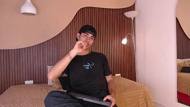 Snapshot of zander_2120 chatting on 02-27-25, 02:00 zander 2120 online show from 02-27-25, 02:00