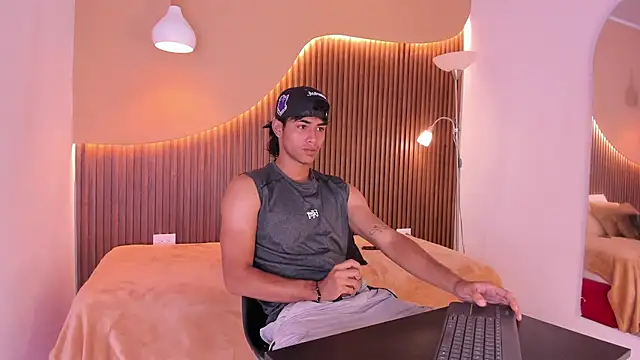 Snapshot of zander_2120 chatting on 03-07-25, 01:40 zander 2120 online show from 03-07-25, 01:40