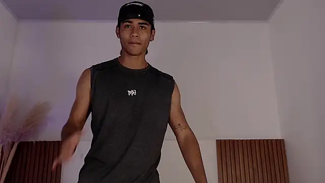 Snapshot of zander_2120 chatting on 03-12-25, 04:46 zander 2120 online show from 03-12-25, 04:46