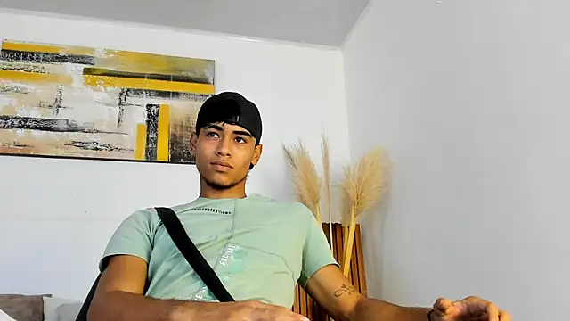 Snapshot of zander_2120 chatting on 09-22-25, 01:24 zander 2120 online show from 09-22-25, 01:24