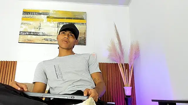 Snapshot of zander_2120 chatting on 11-09-25, 01:31 zander 2120 online show from 11-09-25, 01:31