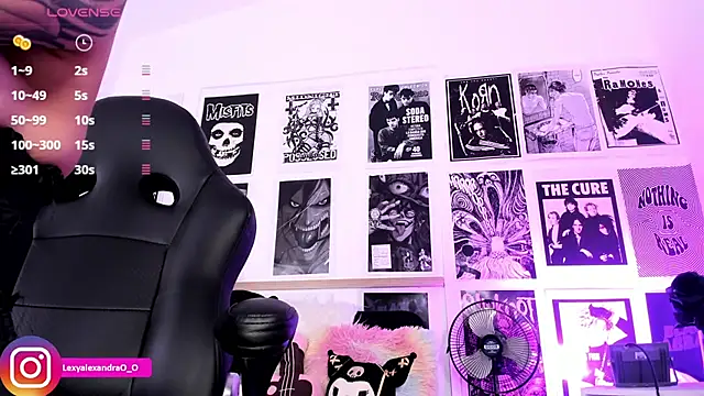 Lexyjoycce online show from 04-17-26, 09:07