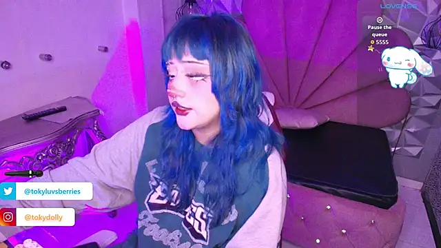 toky doll online show from 09-21-25, 10:11