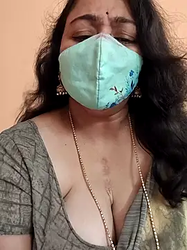 Snapshot of neelu-hoty chatting on 03-11-25, 09:34 neelu-hoty online show from 03-11-25, 09:34