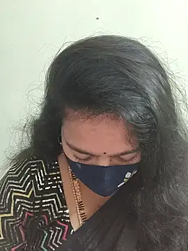 Snapshot of neelu-hoty chatting on 12-05-25, 02:25 neelu-hoty online show from 12-05-25, 02:25