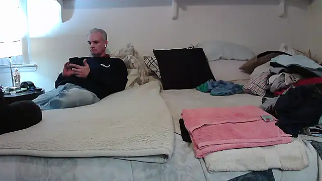 Hand69someguy online show from 11-24-25, 09:03