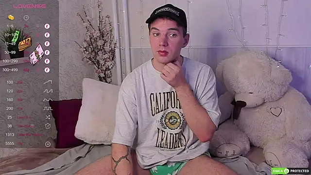 ArthurWhitee online show from 09-17-25, 08:49