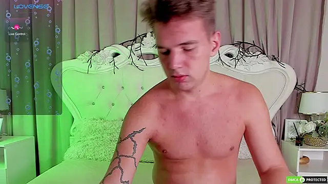 ArthurWhitee online show from 01-18-26, 03:10