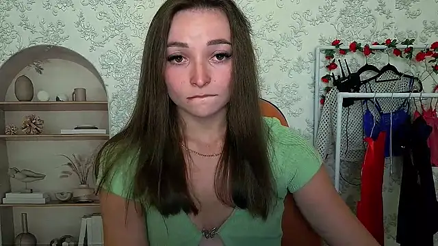  Barbie Kiss  online show from 09-26-25, 03:27