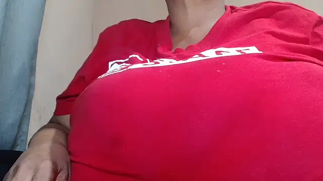 tinagiant online show from 11-17-25, 01:06