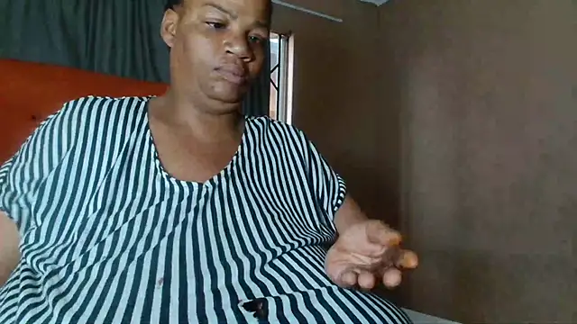 tinagiant online show from 12-19-25, 03:57