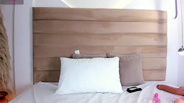 IsabellaJonns online show from 01-12-25, 07:21