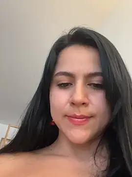 Snapshot of CoralineKam1 chatting on 02-06-25, 10:43 CoralineKam1 online show from 02-06-25, 10:43