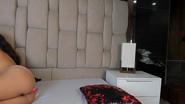 Hanna lens online show from 01-29-25, 06:18