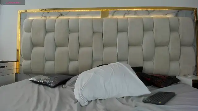 Snapshot of Hanna_lens chatting on 01-15-26, 06:00 Hanna lens online show from 01-15-26, 06:00