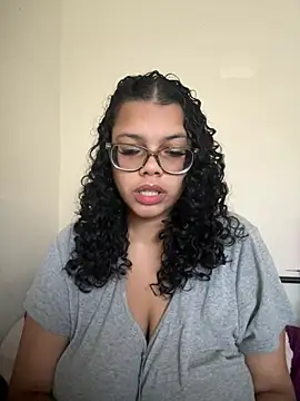 Snapshot of kelsmx chatting on 12-18-24, 02:49 kelsmx online show from 12-18-24, 02:49