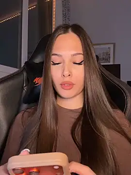 EricaWalls online show from 04-19-26, 08:33