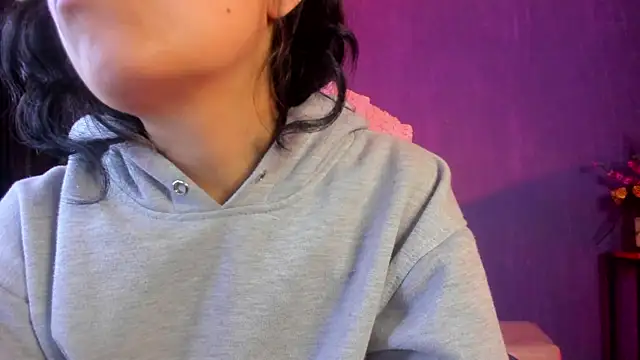 Snapshot of vanelope11 chatting on 02-17-25, 09:52 vanelope11 online show from 02-17-25, 09:52