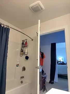 PeytonJohnn online show from 10-29-25, 03:47