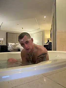 PeytonJohnn online show from 12-04-25, 09:07