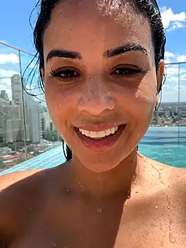 Laisabrazil online show from 10-22-25, 04:29