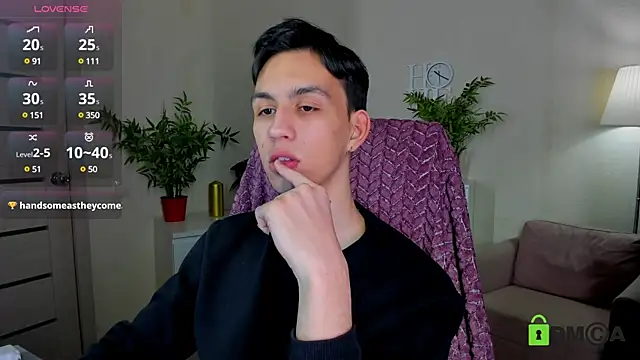 Snapshot of Ul_Tima chatting on 12-16-24, 01:42 Ul Tima online show from 12-16-24, 01:42